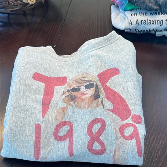 Taylor Swift Tops - Taylor Swift oversized Gray and Pink Graphic Sweatshirt